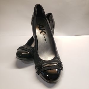 Size 7M, Black 2 inch Heels